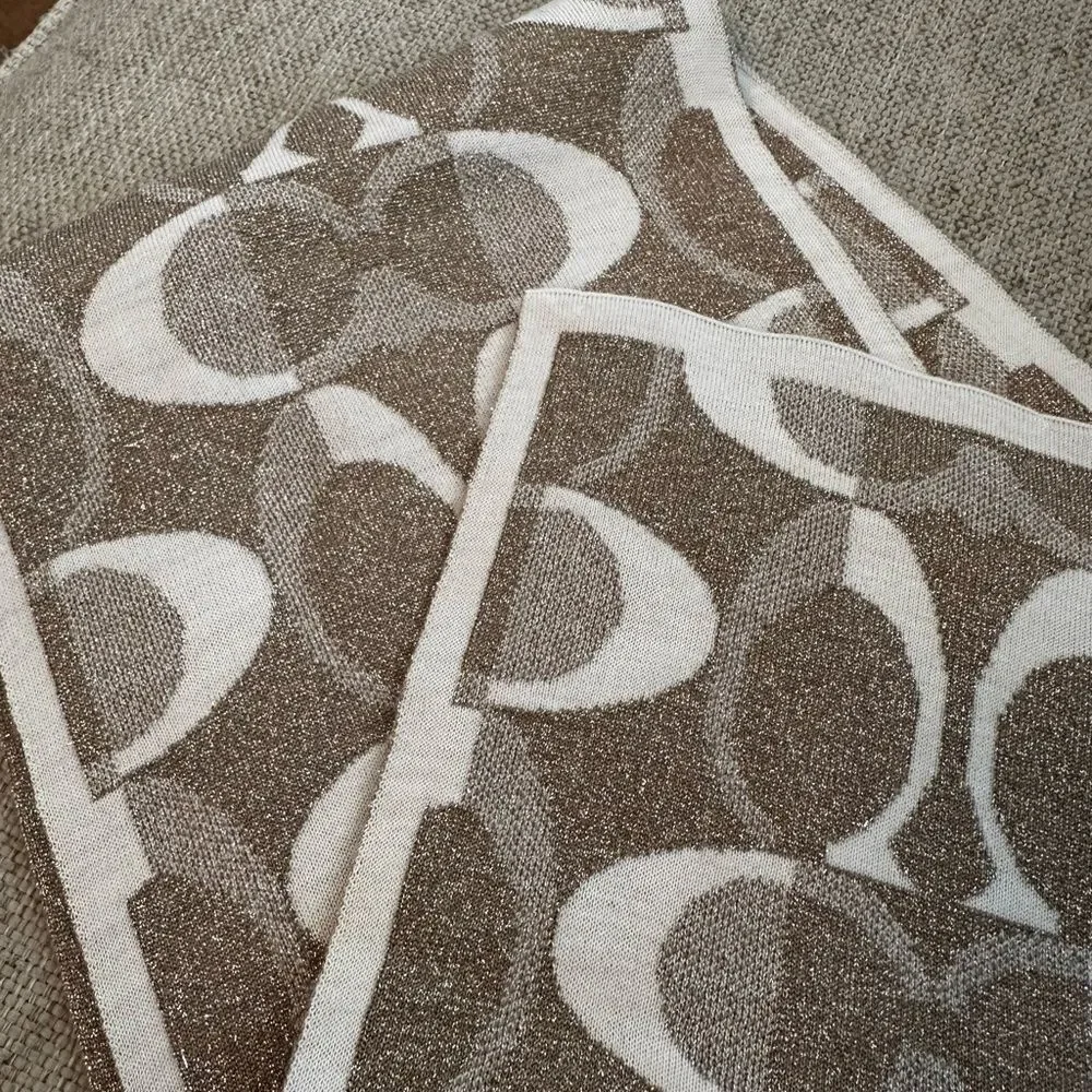 NWT Original Coach Signature CC Women's Reversible Scarf